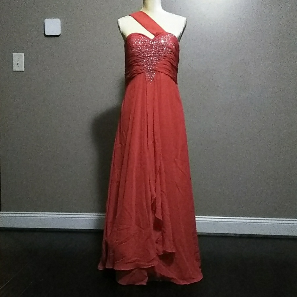Size 10 Red One-Shoulder Prom Dress